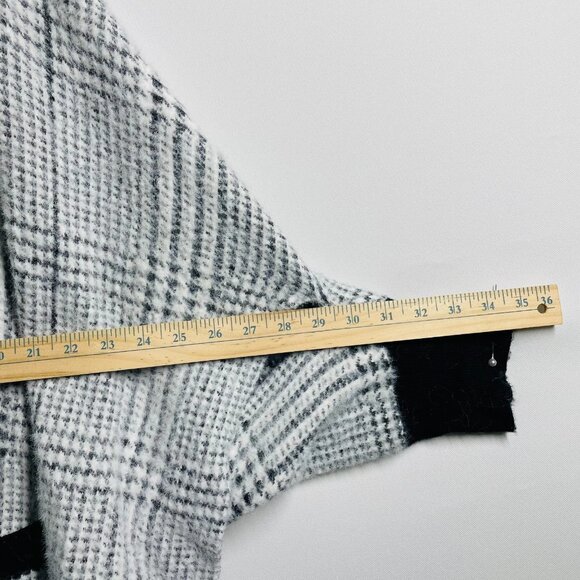 Chico's Womens Black Gray Fringe Hem Plaid Relaxed Cape Sweater Size L/XL - Picture 11 of 11